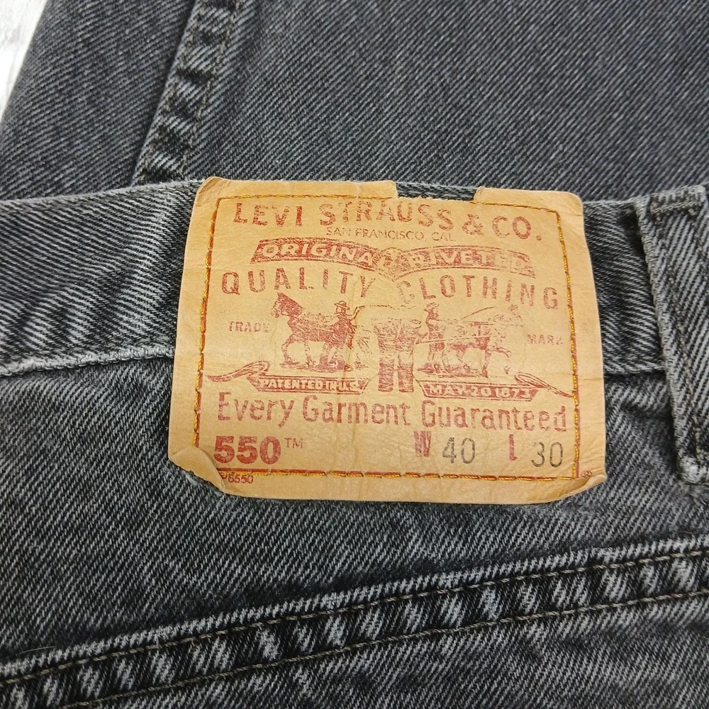 Vintage Levis 550 Relaxed Fit Black Jeans Men W40 L30 Made in Canada Tapered Leg